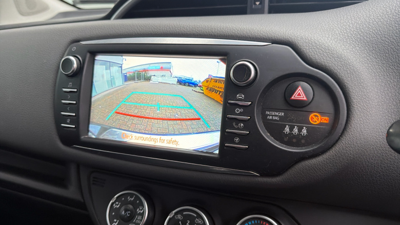 Toyota Yaris 1.5 VVT-i Icon Tech 5dr Petrol Hatchback